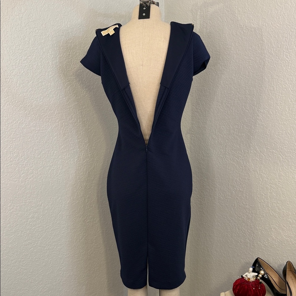 MICHAEL Michael Kors Navy V-Neck Cap-Sleeve Midi Dress Size Medium - Picture 5 of 11